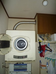 二階に水周りを新設、階段も架け替え二世帯住宅に 二階に水周りを新設、階段も架け替え二世帯住宅に